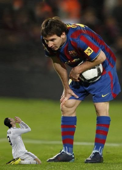 Messi+bigger+than+Ronaldo.jpg