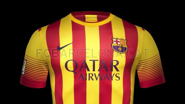 Fa13_FB_ClubKits_Barca_Authentic_Away_HERO_0472-Optimized.v1369128880.jpeg