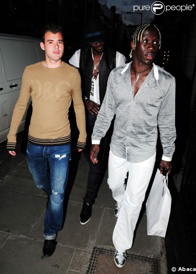 219164-amaury-bischoff-et-bacary-sagna-637x0-3.jpg