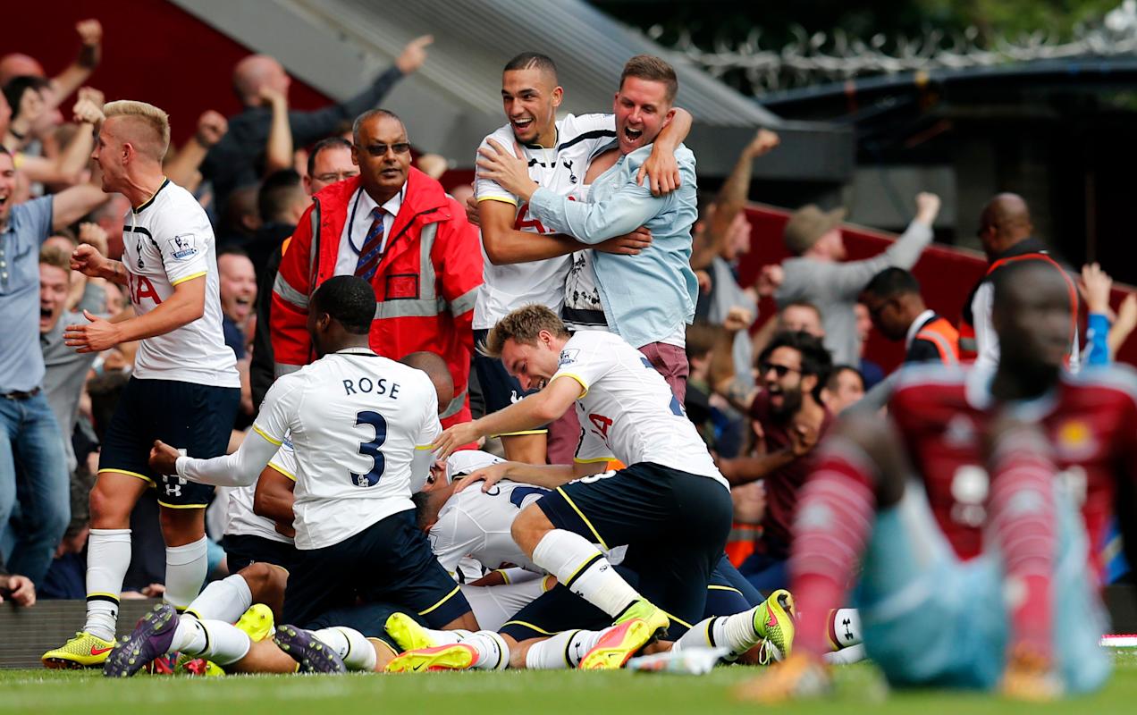 2014-08-16T163251Z_610560867_GM1EA8H01G601_RTRMADP_3_SOCCER-ENGLAND.JPG