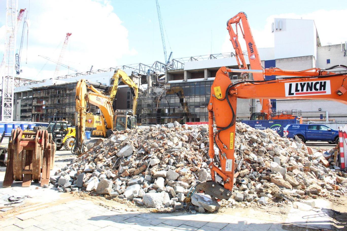 whitehartlane6.jpg